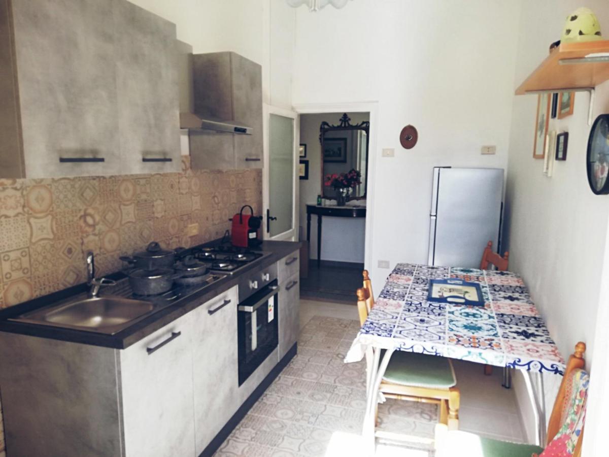 Appartamento Dimora De Rossi Bari Esterno foto